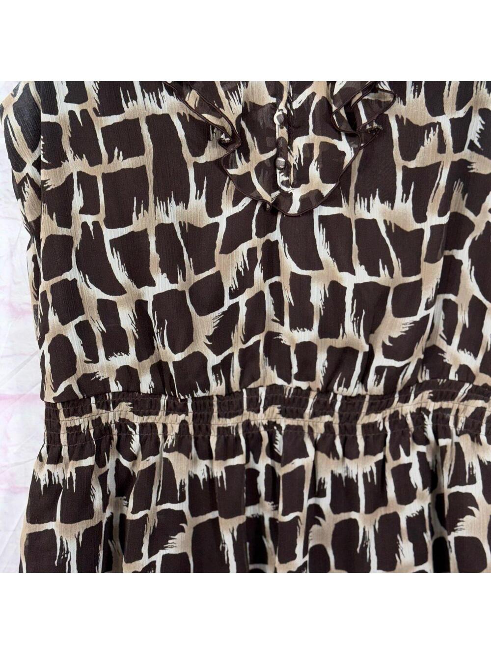 Cato Women’s Brown Abstract Print Ruffle Sleeveless Blouse Size Small - Picture 3 of 9